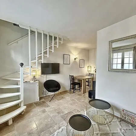 Le 19 Mirabeau بيت للعطل